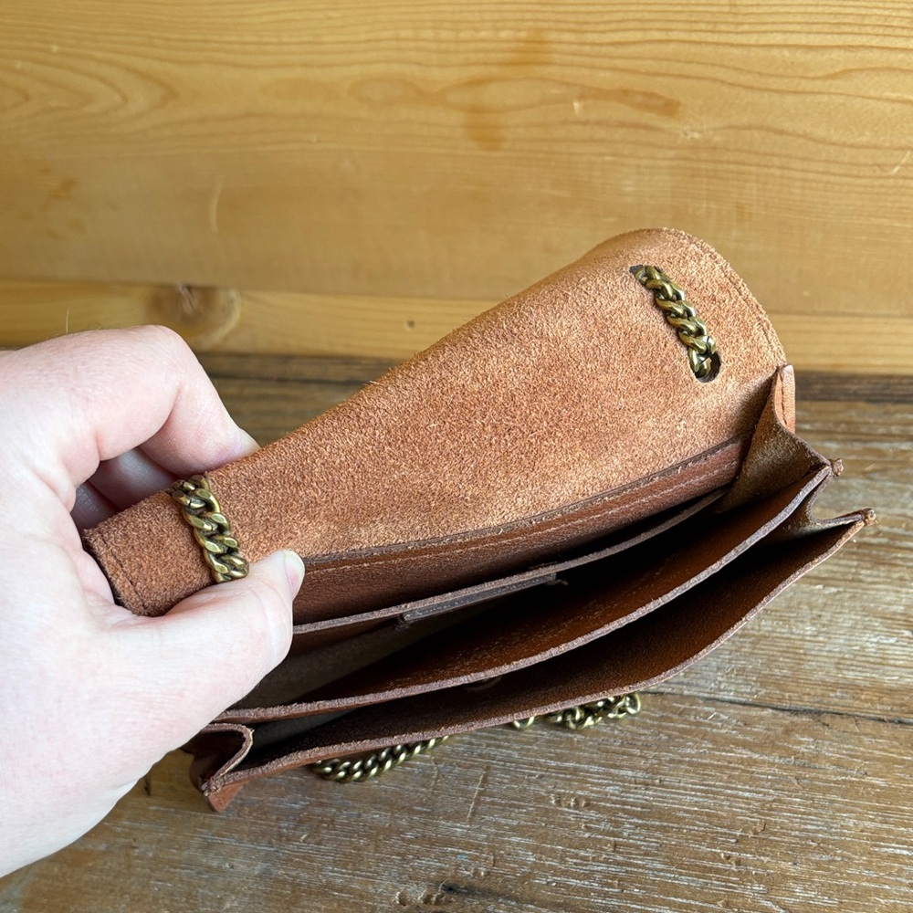 Madewell Tan Pebbled Leather Crossbody with Gold Chain - Picture 6 of 12
